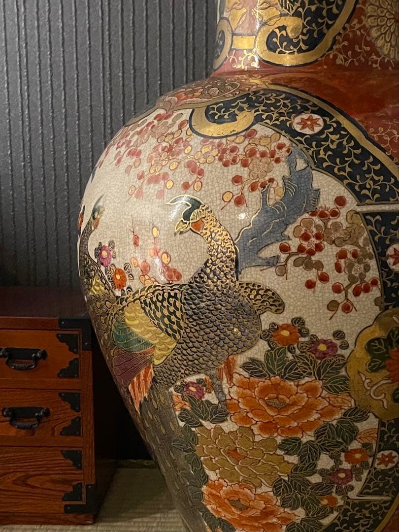 有田焼 伊万里焼 梅牡丹孔雀獅子図 金襴手 大花瓶 68.5cm 花瓶
