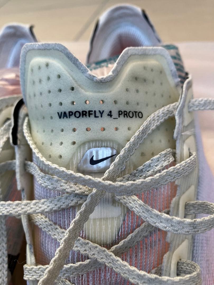 NIKE ナイキ　ヴェイパーフライ4 25.5cm