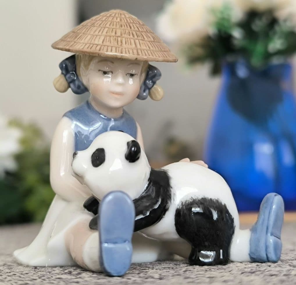 ロイヤルコペンハーゲン 陶器 置物 女の子と甘えん坊のパンダ フィギュ