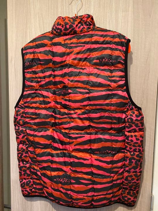 《新品》ダンスウィズドラゴン　ベスト　　豹柄＆ゼブラ