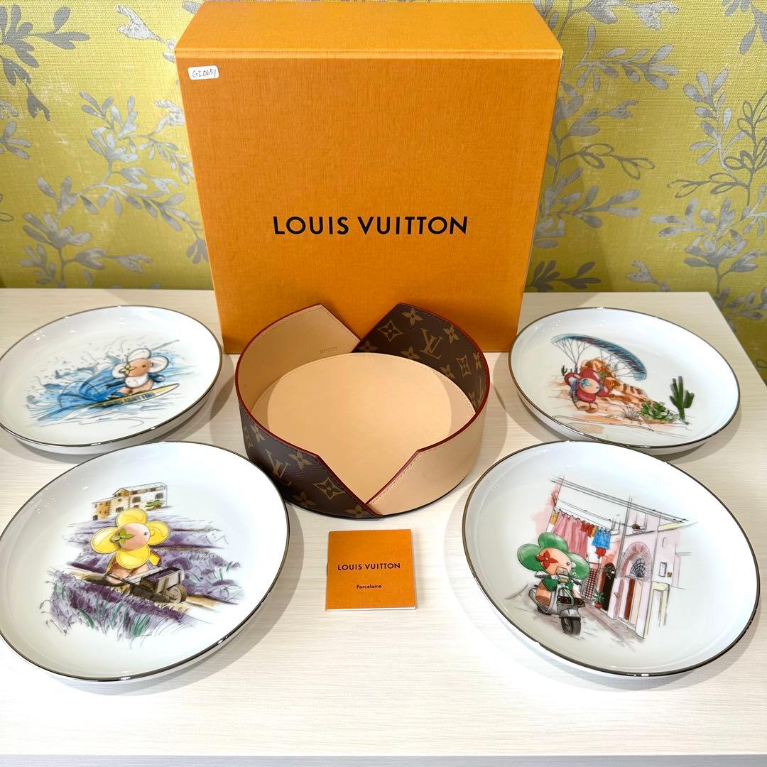 新品/未使用】ルイ・ヴィトンヴィヴィエンヌアシェット4 GI0651 - メルカリ