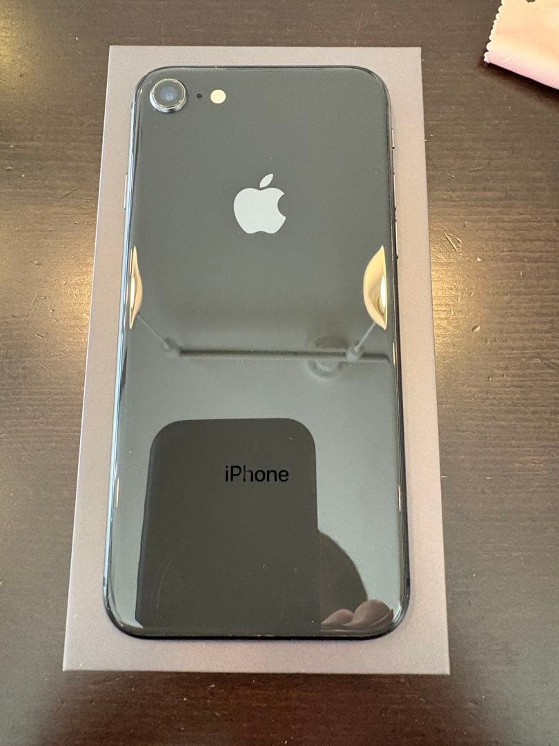 【モモ】iPhone8 64GB ブラック iPhone 8 64GB BLACK (seminovo) – LS