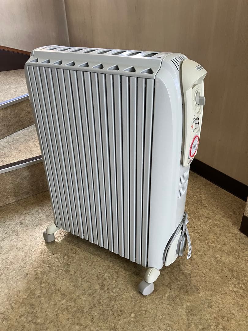 デロンギ ドラゴン3 オイルヒーター D091549EFS Amazon | DeLonghi オイルラジエターヒーター DRAGON 3 新X字型フィン9