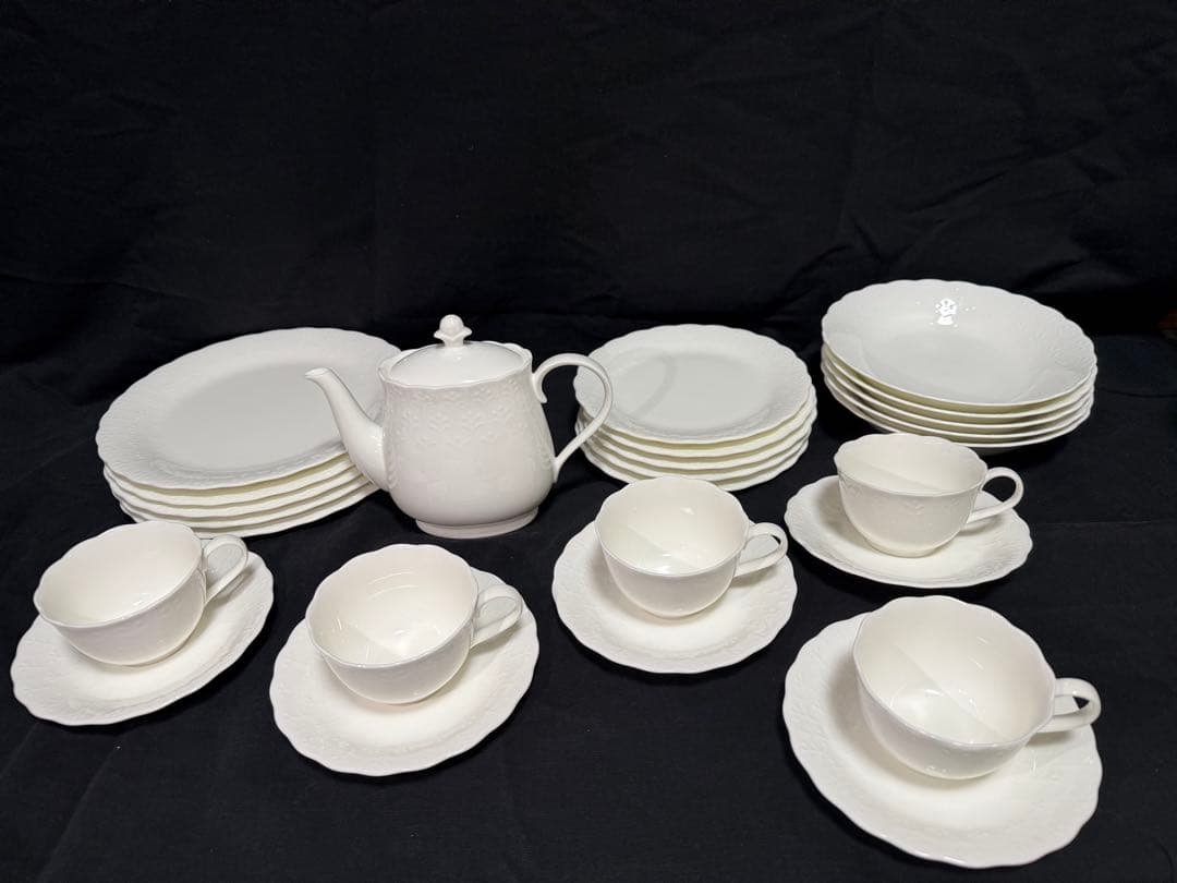 ノリタケ ボーンチャイナ エンボスホワイト まとめて 食器セット