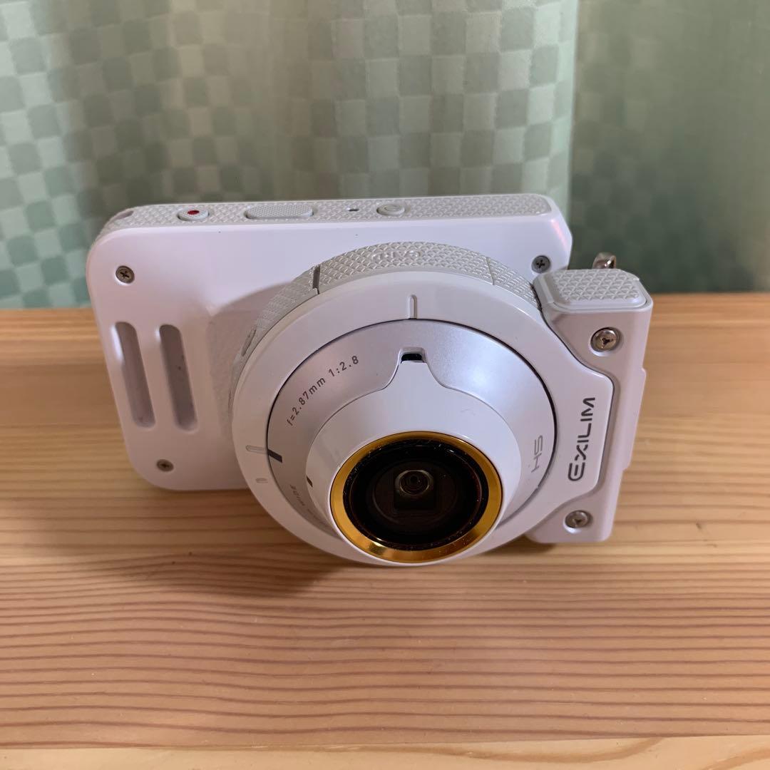 CASIO EX‑FR100 自撮り＋アウトドア対応 - メルカリ