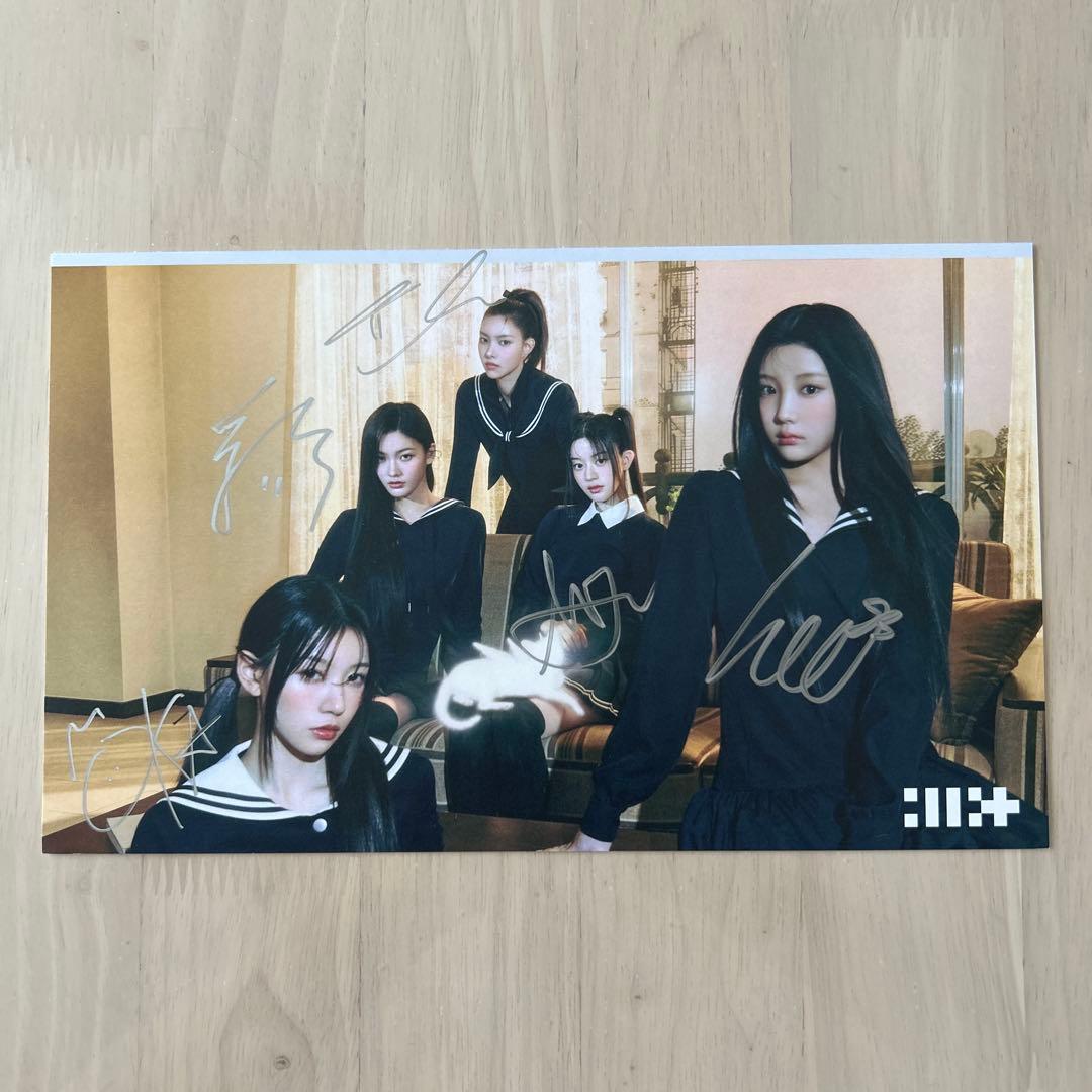 ILLIT 全員直筆サイン入り色紙 BOMB オンライン通話特典 - メルカリ