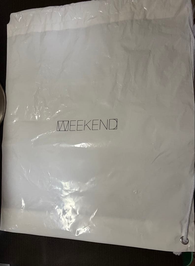 WEEKEND LOGO TISSUE CASE - メルカリ