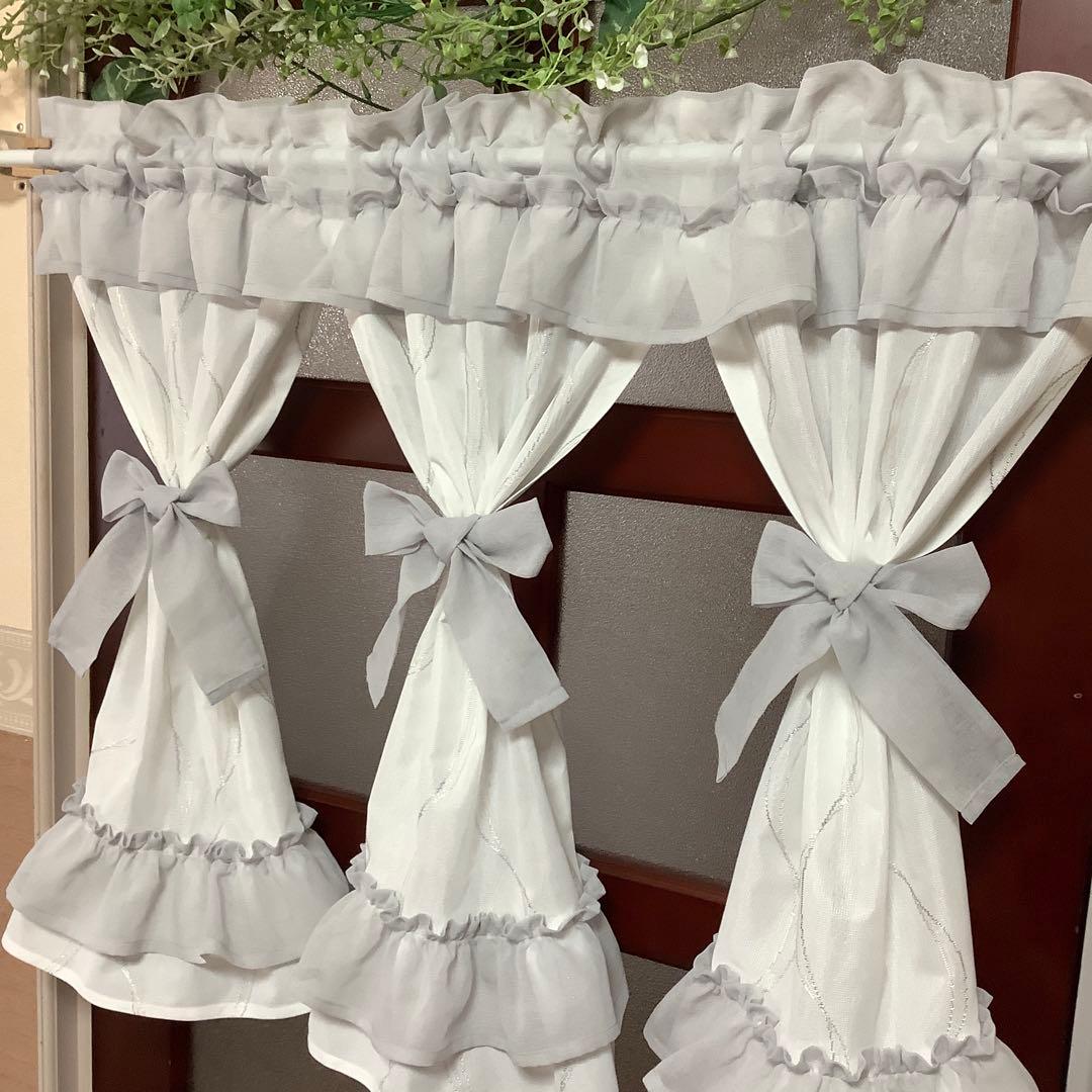 フリルカフェカーテン☆オフホワイト&グレー - メルカリ