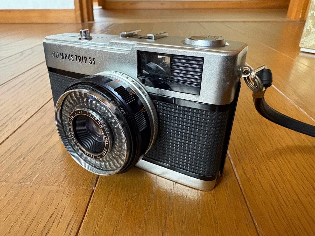 OLYMPUS TRIP 35 赤ベロ確認済み - メルカリ