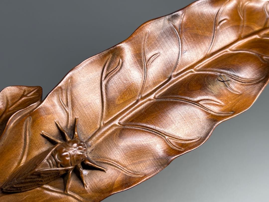 古美術 黄楊木 本拓 木葉形オブジェ 蝉彫刻付き 飾り物 木製 長さ