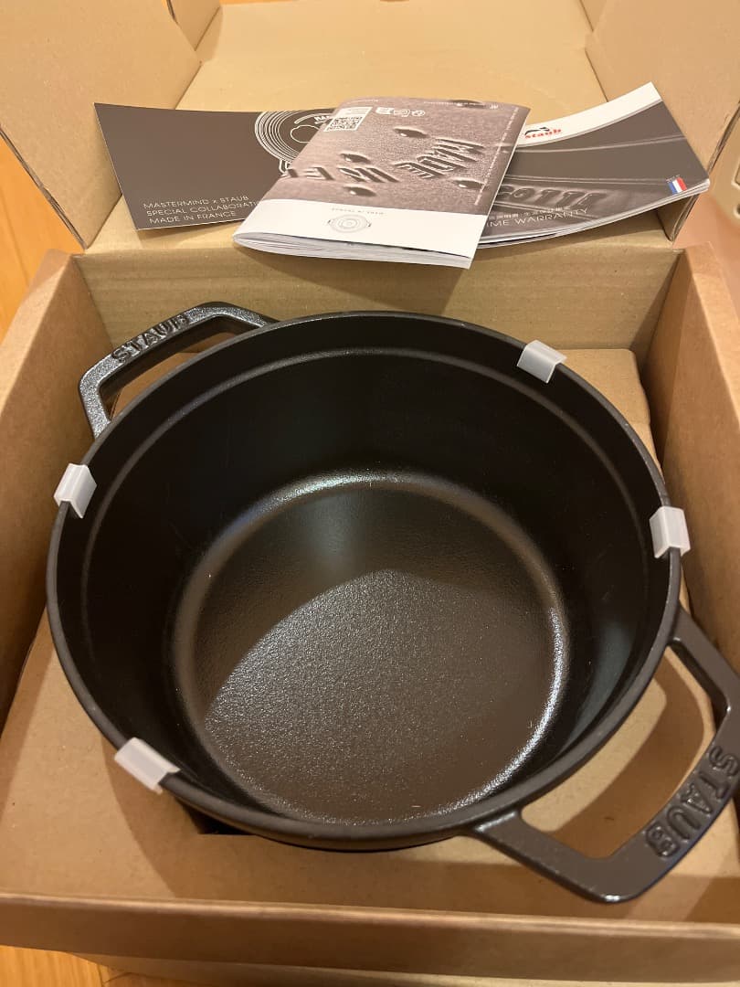 STAUB MASTERMIND ブラック 22cm 2.6L