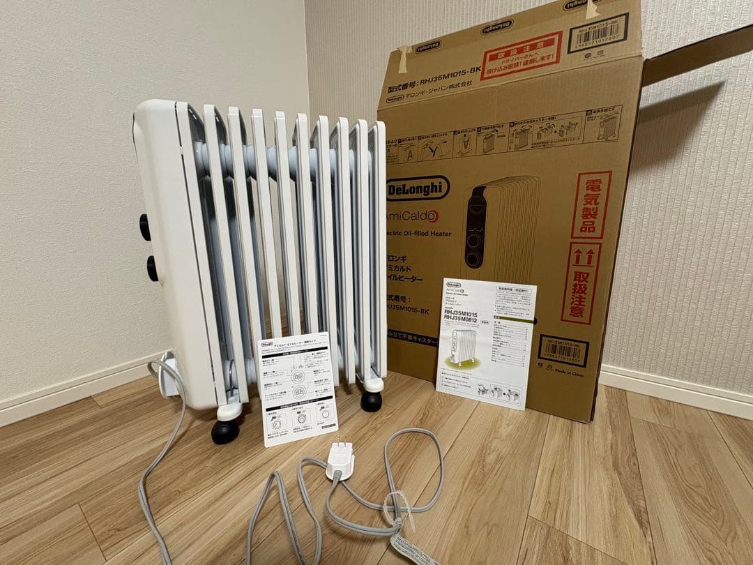 デロンギ DeLonghi AmiCaldo RHJ35M1015-BK Amazon | De'Longhi (デロンギ) オイルヒーター アミカルド RHJ35M1015