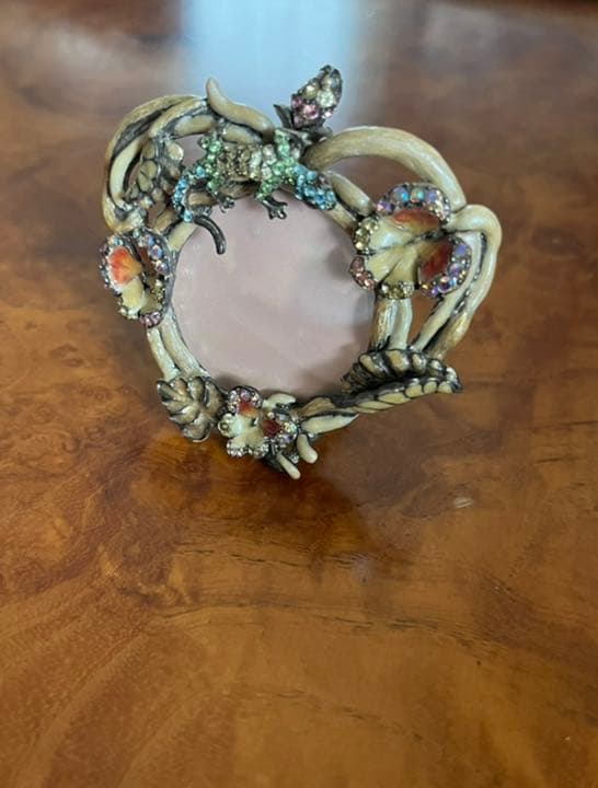 ジェイストロングウォーター ♡ 高級フォトフレームS - メルカリ