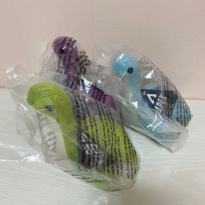 APEX ネッシー カフェ ぬいぐるみ メガサイズになった「ネッシーぬいぐるみメガ（紫）」も数量限定で販売