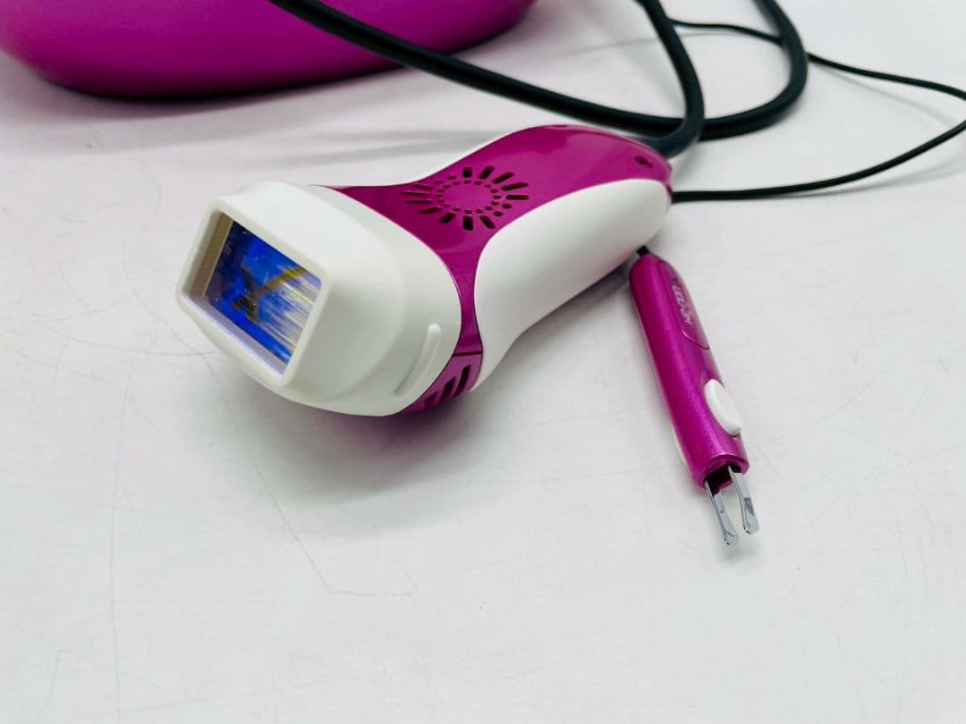 (sk/9.20/10)ケノン 脱毛器 ピンク 本体と付属品