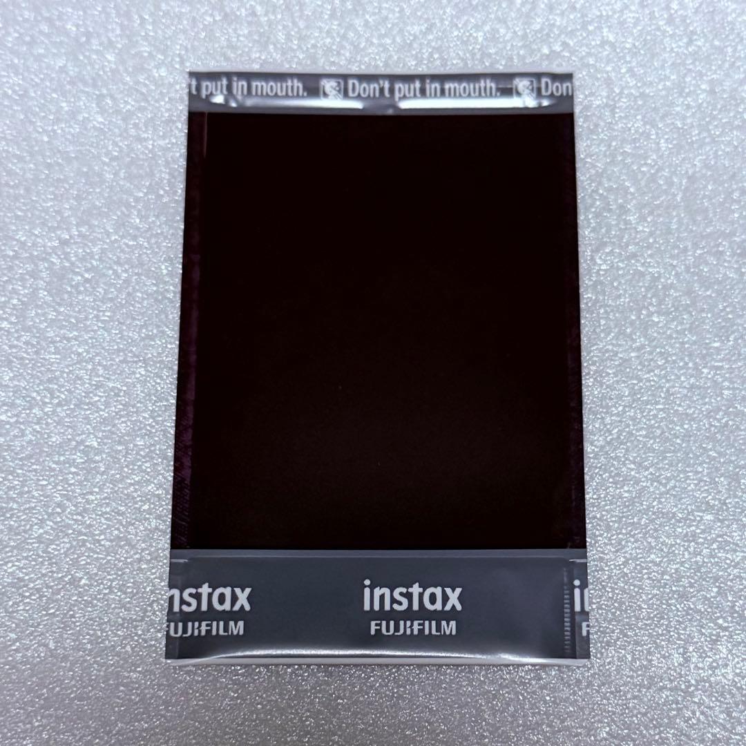 直筆サイン】ARTMS LOONA HeeJin ヒジン ポラロイド - メルカリ