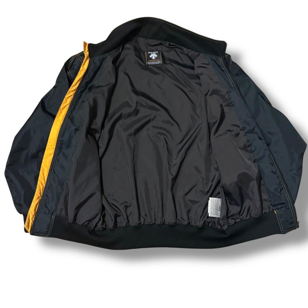 希少 阪神タイガース グランドコート XL 岡田監督 完売品 刺繍