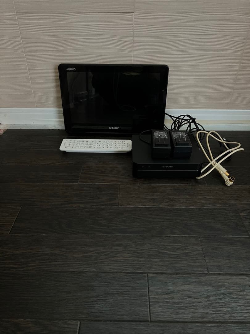 シャープAQUOSポータブル液晶カラーテレビ2T-C12AF - メルカリ