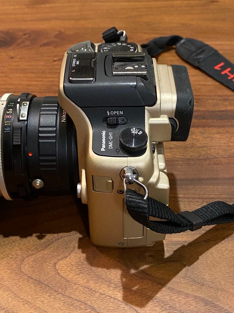 LUMIX GH1 ゴールド ミラーレス ニコンオールドレンズf28 1:3.5 - メルカリ
