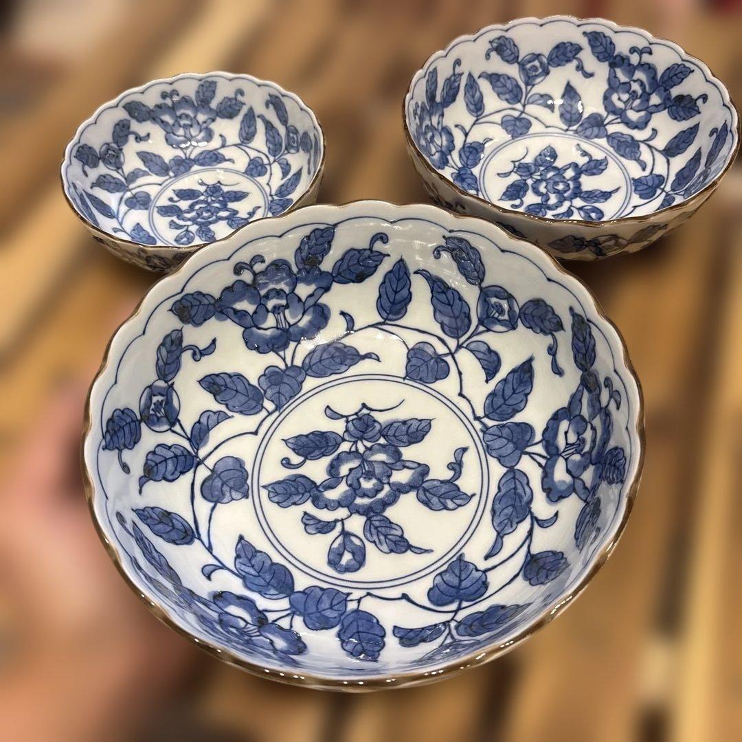 美品】花柄の青白い陶器皿 3個セット - メルカリ