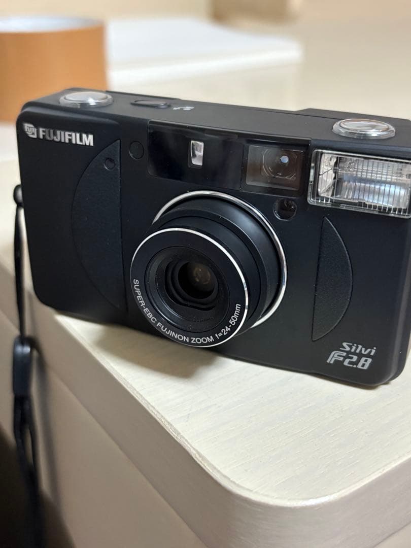 希少 FUJIFILM silvi F2.8 世界限定5000台フィルムカメラ - メルカリ