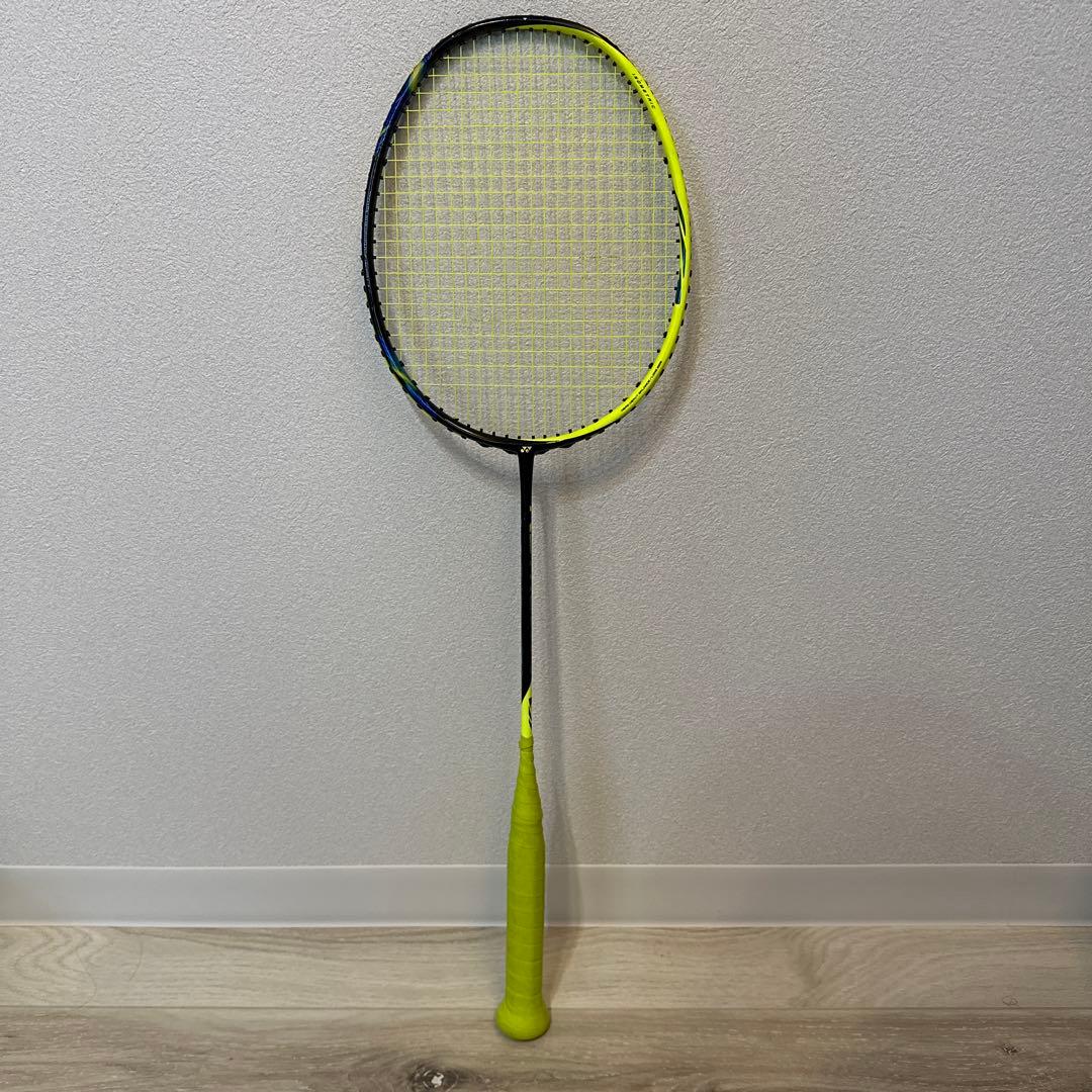 美品・廃盤】YONEX アストロクス77 シャインイエロー 4UG5 - メルカリ