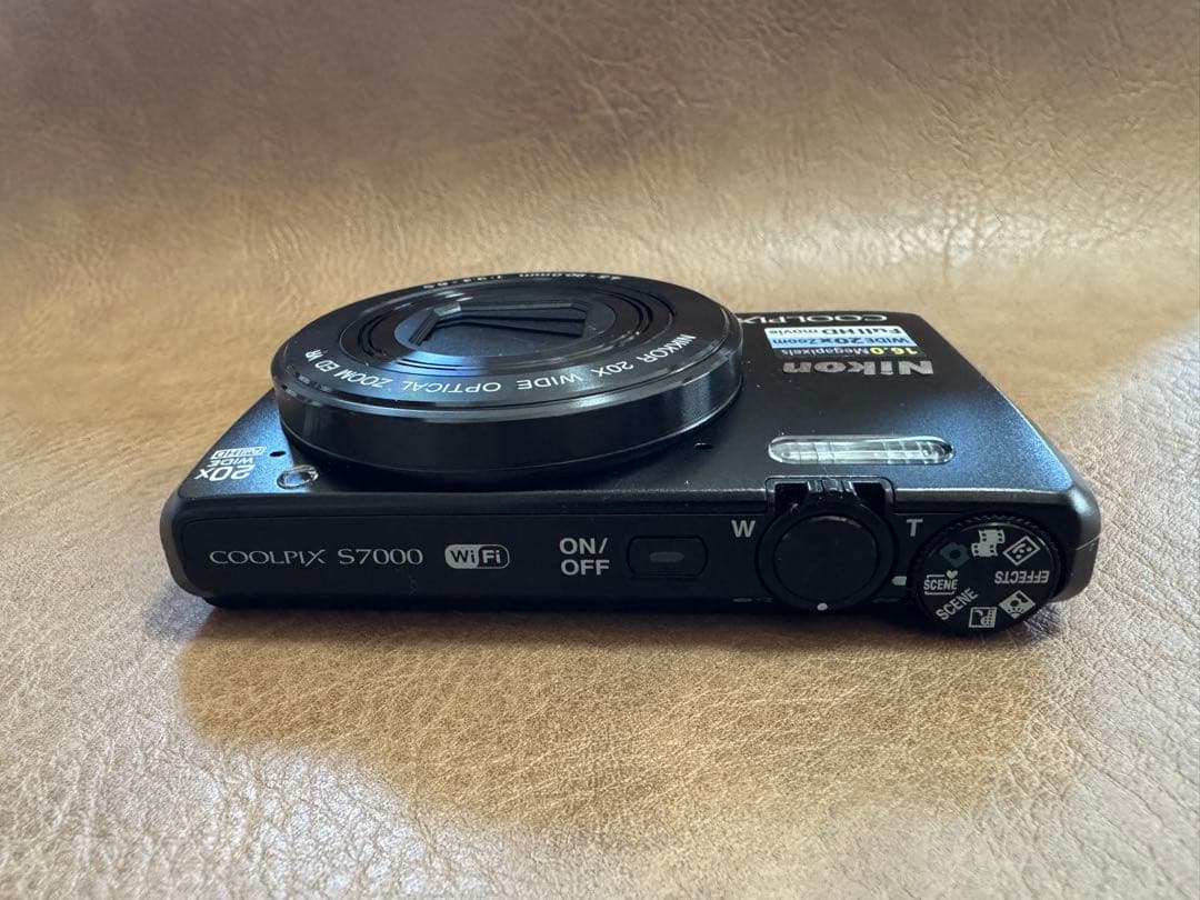 Nikon COOLPIX S7000 16.0MP コンパクトデジタルカメラ
