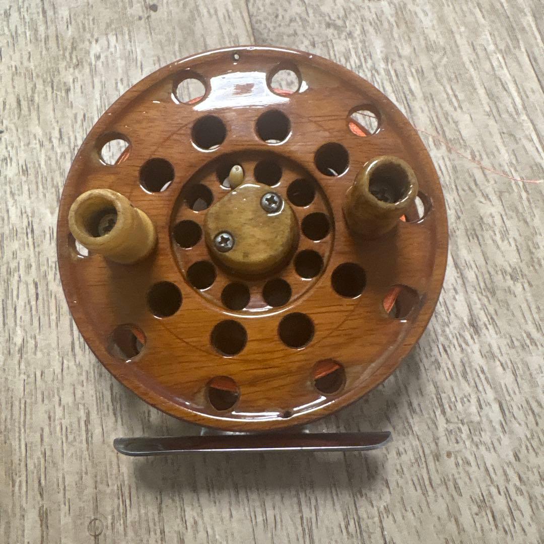 重利作　木製タイコリール黒鯛落とし込みヘチ釣り当時物[希少品] 重利作 黒鯛 木製太鼓リール チヌ重利作 落とし込み用 タイコリール