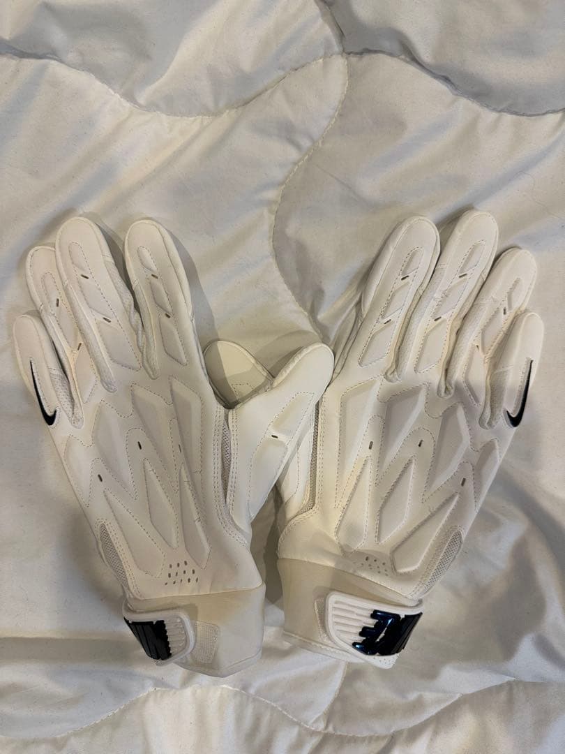 ナイキ　グローブ　D-タック7.0 Lサイズ ナイキ グローブ D-タック7.0 ホワイト／ブラック│アメフト用品専門店