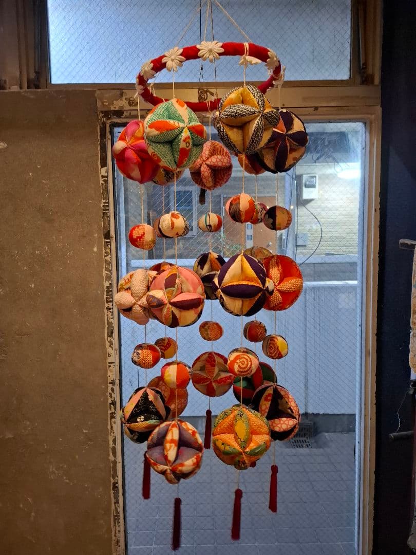 吊るし雛 縮緬細工 鞠 雛飾り 楽天市場】つるし飾り 雛つるし飾り 鞠～MARI～ [2-17] 縁起飾り 長さ