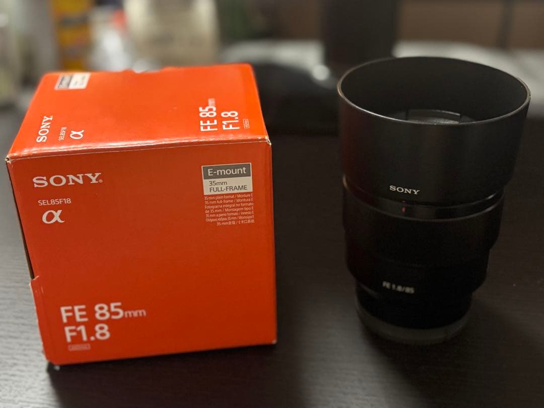 Sony FE 85mm F1.8 レンズ Sony FE 85mm f/1.8 New-In-Box at Roberts Camera