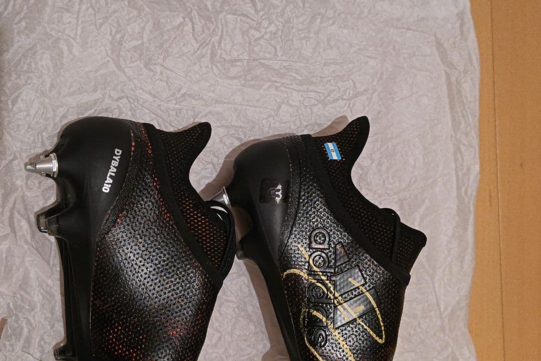 ディバラ 実使用 サイン入りスパイクアディダス アルゼンチン代表