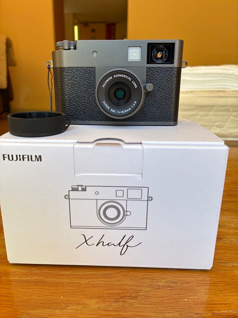 FUJIFILM Xhalf コンパクトデジタルカメラ　チャコールシルバー FUJIFILM コンパクトデジタルカメラ X half（エックス ハーフ