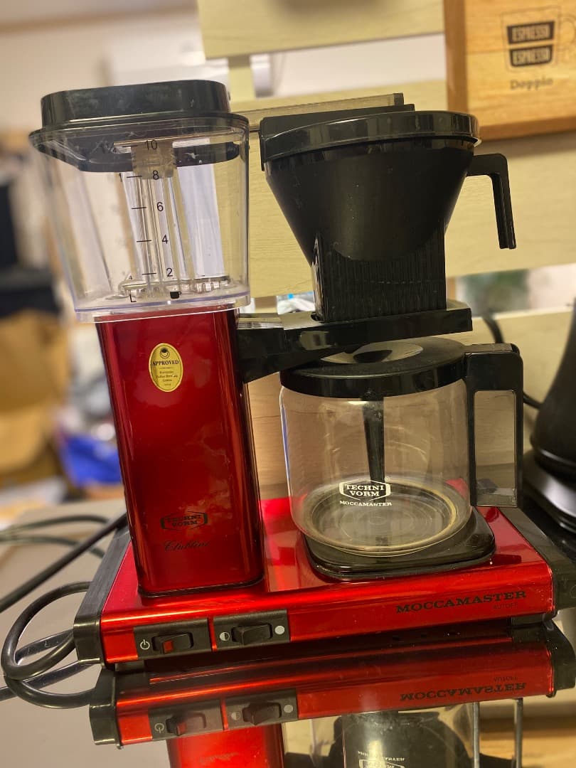 モカマスター KBG SELECT レッド 4～10杯用 コーヒーメーカー TECHNIVORM、ECBC認証取得のコーヒーメーカー「モカマスター KBG