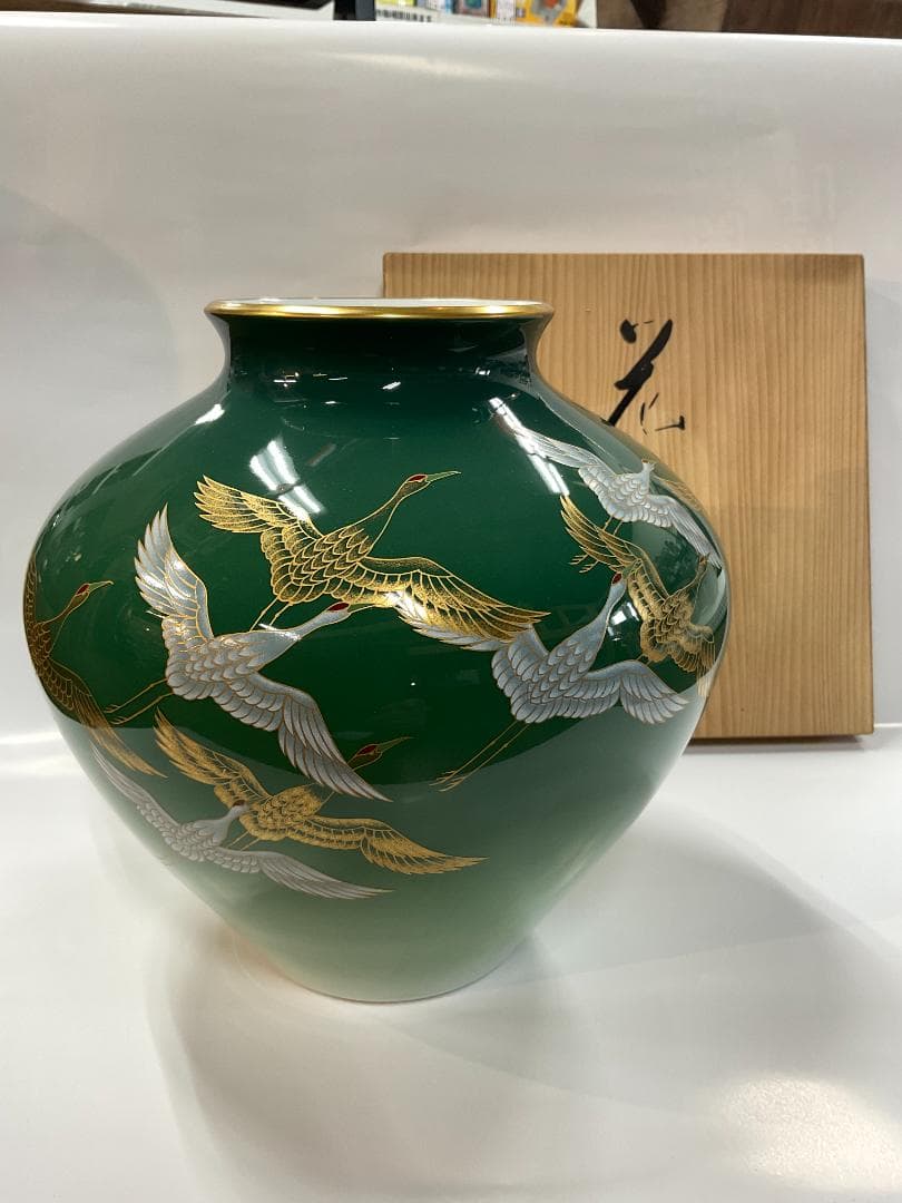香蘭社 花瓶 鶴の舞 共箱付 グリーン 金彩 飛鶴 有田焼 宮内庁御用達
