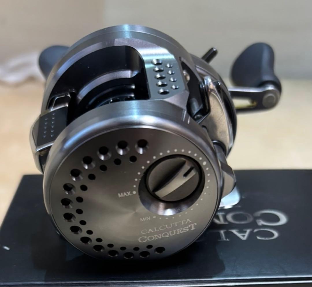 極美品】シマノ カルカッタコンクエストBFS HG 左ハンドル - メルカリ