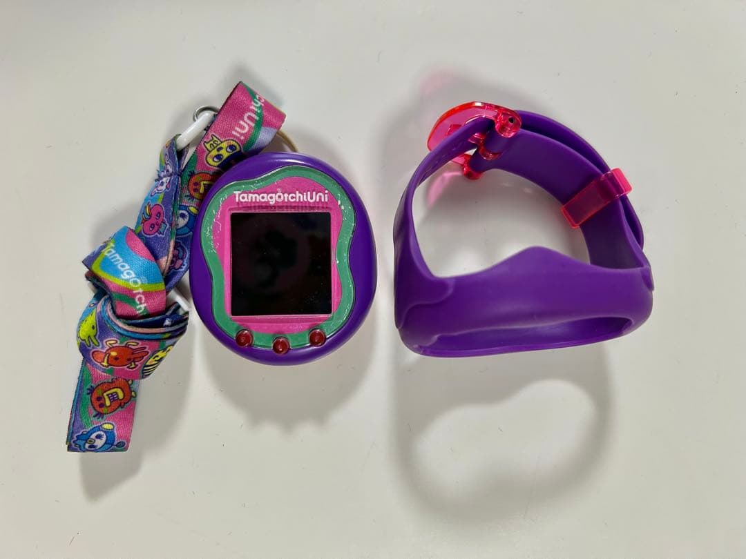 【美品】たまごっちuni パープル ストラップ付き Amazon | バンダイ(BANDAI) Tamagotchi Uni Purple 対象年齢 6才以上