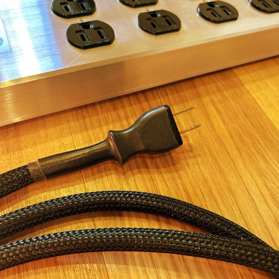 チクマ 高品位8口オーディオ用電源タップ CB-8100Z - メルカリ