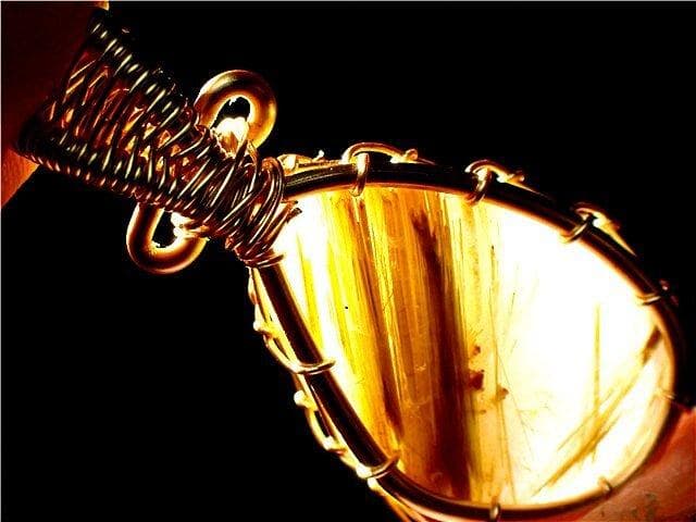 AAA級天然ゴールドルチルクォーツ原石ペンダントB89GG/78G06C - メルカリ