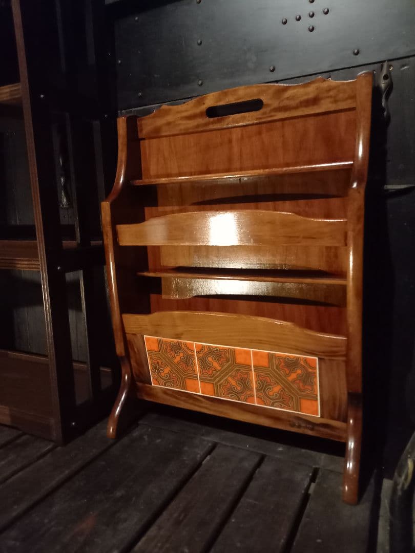 希少　浜本工芸　ヴィンテージ　タイル張り　木製　ブックスタンド No.89ミドルタイプブックスタンド｜製品一覧｜浜本工芸株式会社