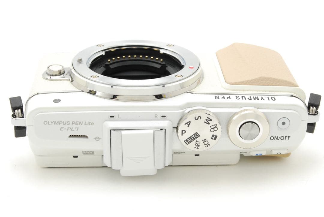 ✨極美品✨オリンパス E-PL7❤️Wi-Fi&自撮り❤️ショット数わずか598