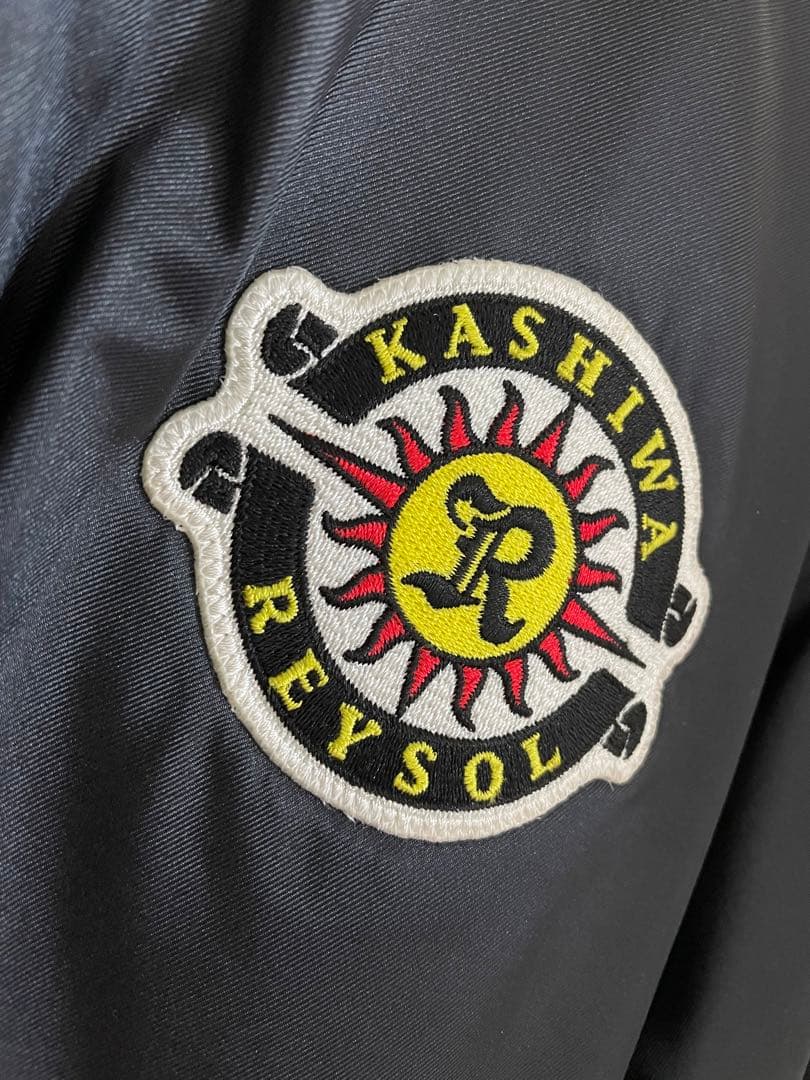 柏レイソル UMBRO ベンチコート フード付き M-L Jリーグ - メルカリ