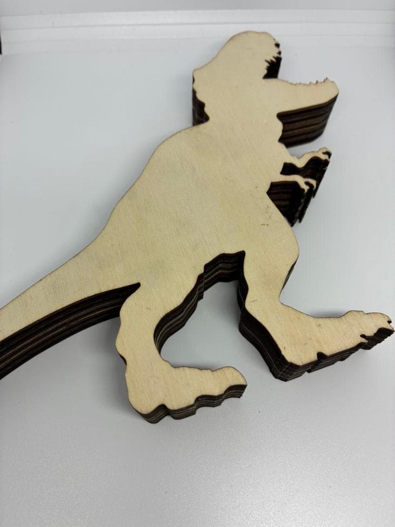 ☆5. ティラノサウルス ジュラシックワールド 置き物 恐竜 木製 雑貨