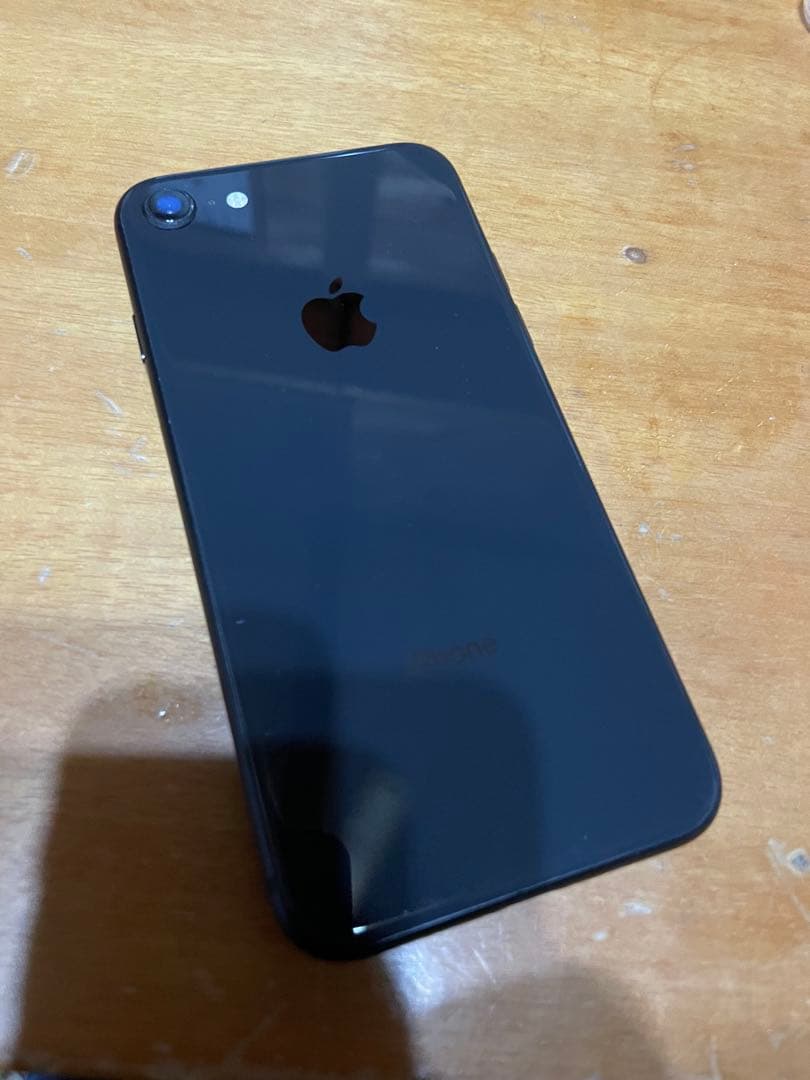 iPhone8 64GB SIMロック解除済み - メルカリ