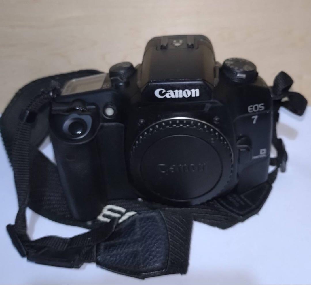 Canon EOS 7 デジタル一眼レフカメラ 本体　付属品セット Amazon | Canon デジタル一眼レフカメラ EOS 7D ボディ EOS7D