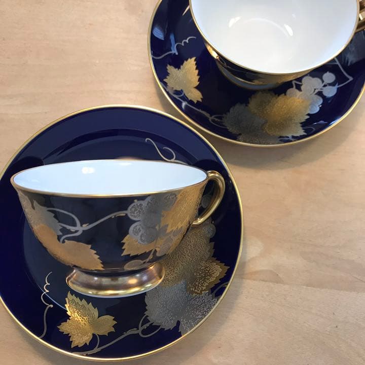 大倉陶園の瑠璃金蝕ぶどうカップ＆ソーサー(二脚) - メルカリ