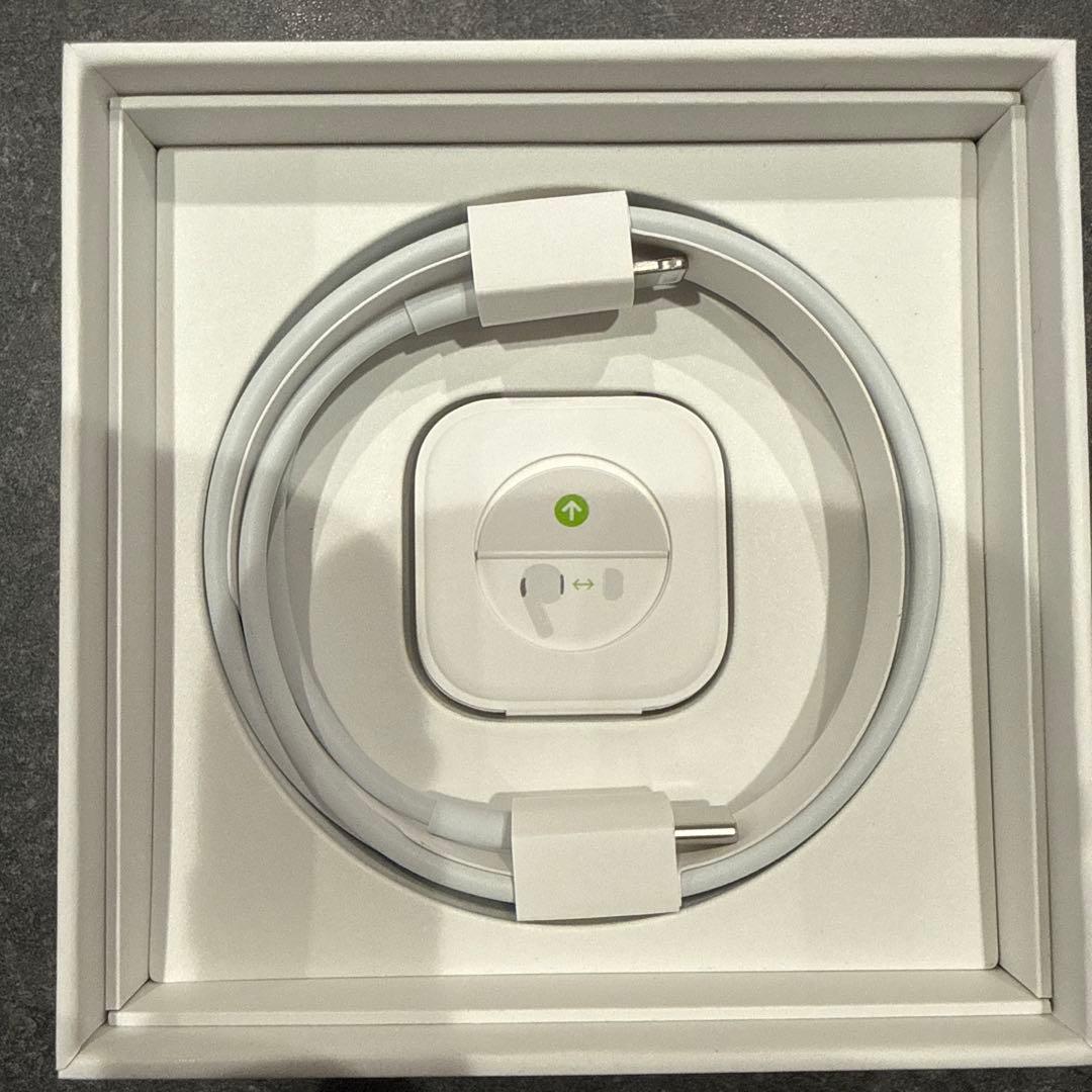 AirPods Pro 本体 ホワイト ケース付き - メルカリ
