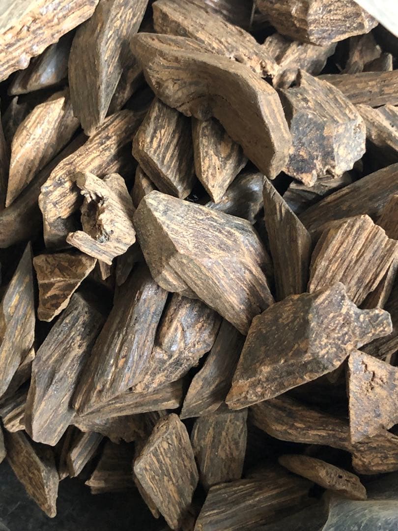 インドネシア カリマンタン島産 香木 詰め合わせ 香木吟味 2本入 沈香 印度尼西亜 沈香 加里萬丹｜香木吟味｜商品紹介