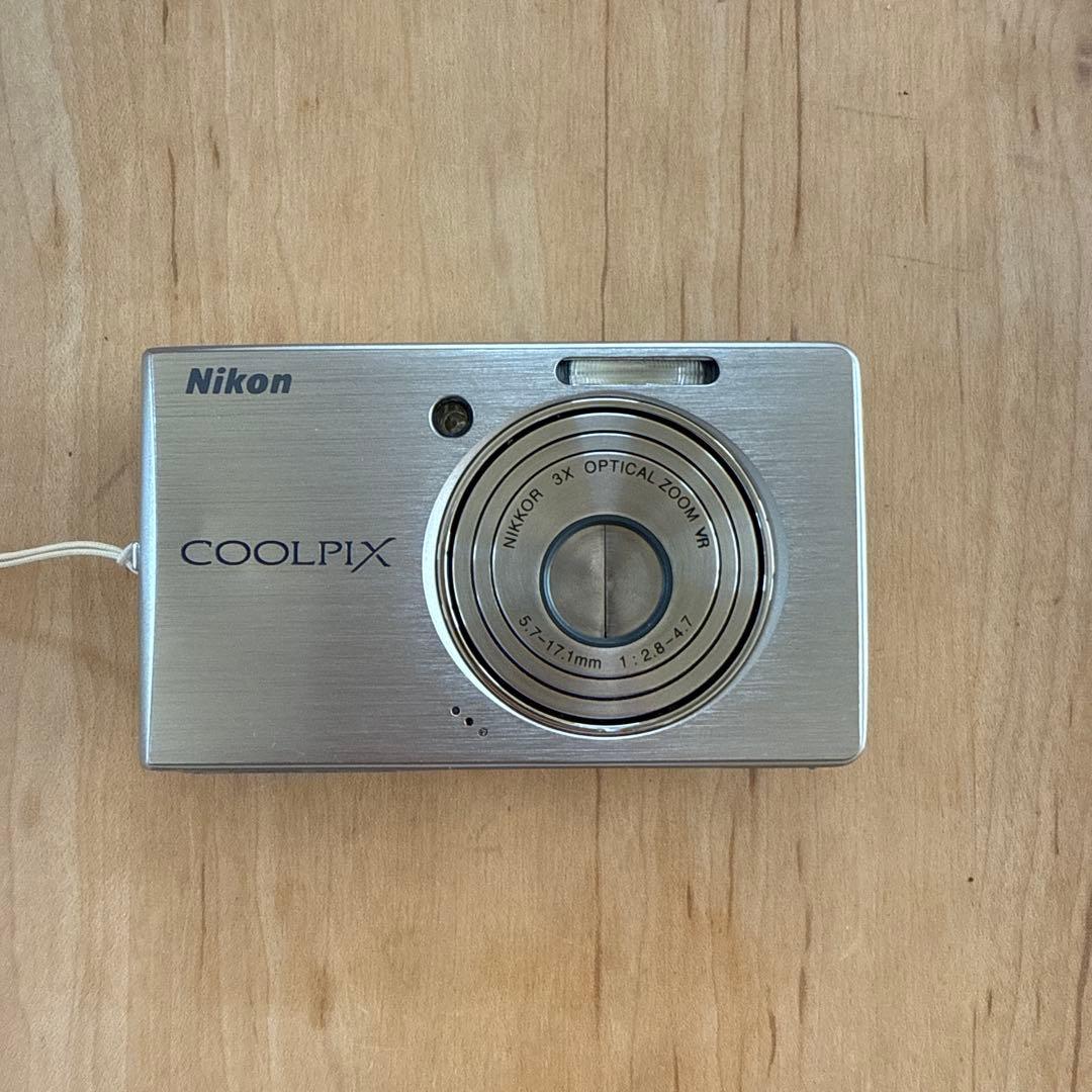 値下　Nikon COOLPIX コンパクトデジタルカメラ Amazon | Nikon デジタルカメラ COOLPIX (クールピクス) P310 ホワイト