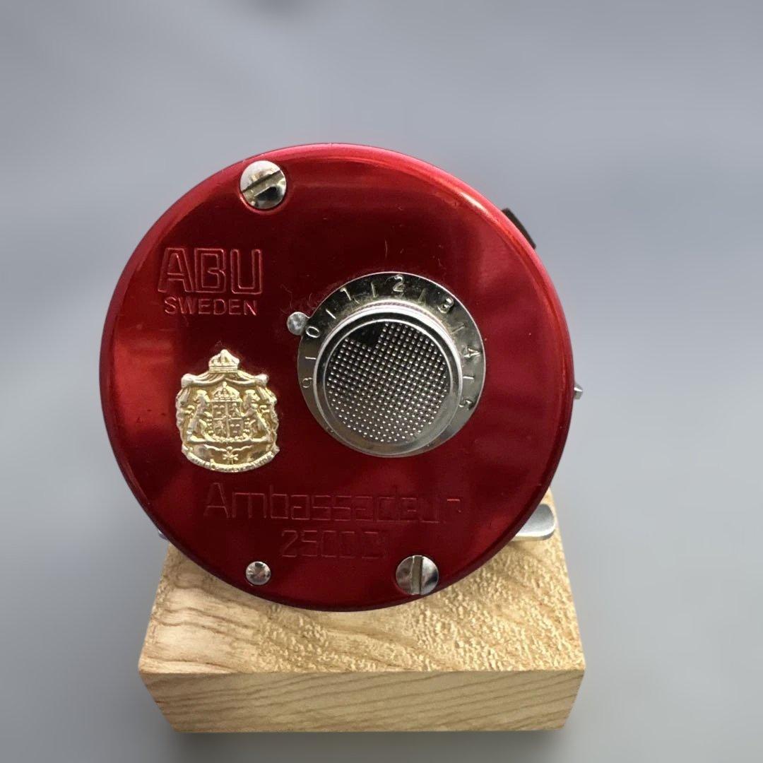 ABU 2500CIレッド ワンオーナー超美品 試し投げ以降未使用 - メルカリ